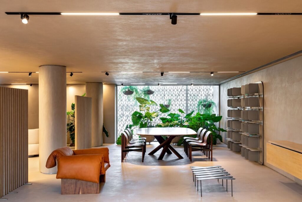 +55 Tienda de Diseño / Studio Arthur Casas