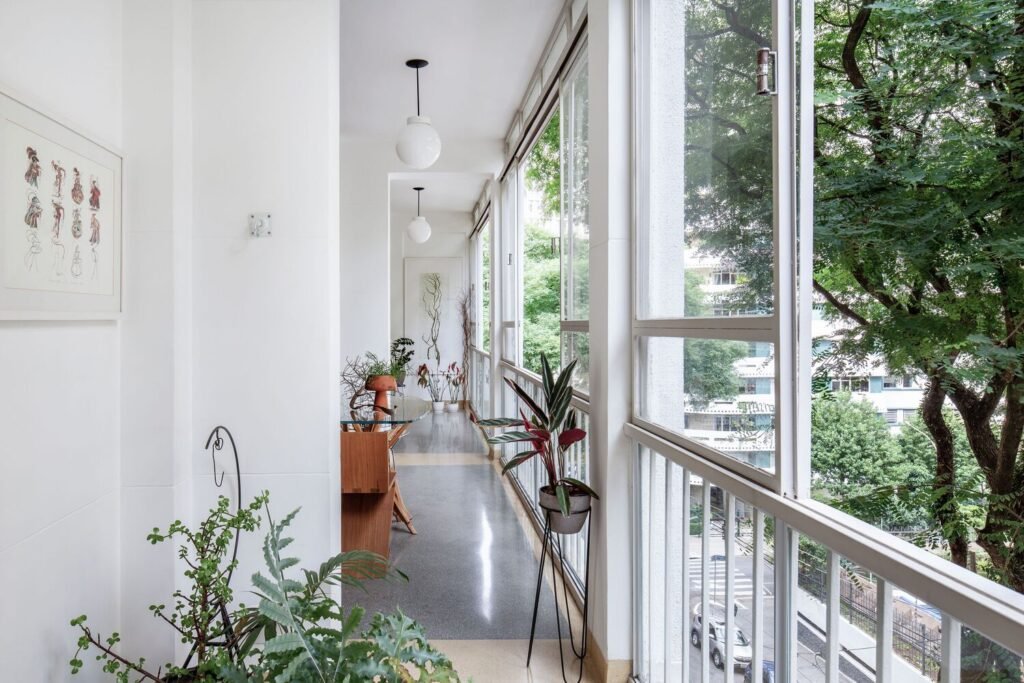 Apartamento Korngold / Ana Sawaia Arquitetura