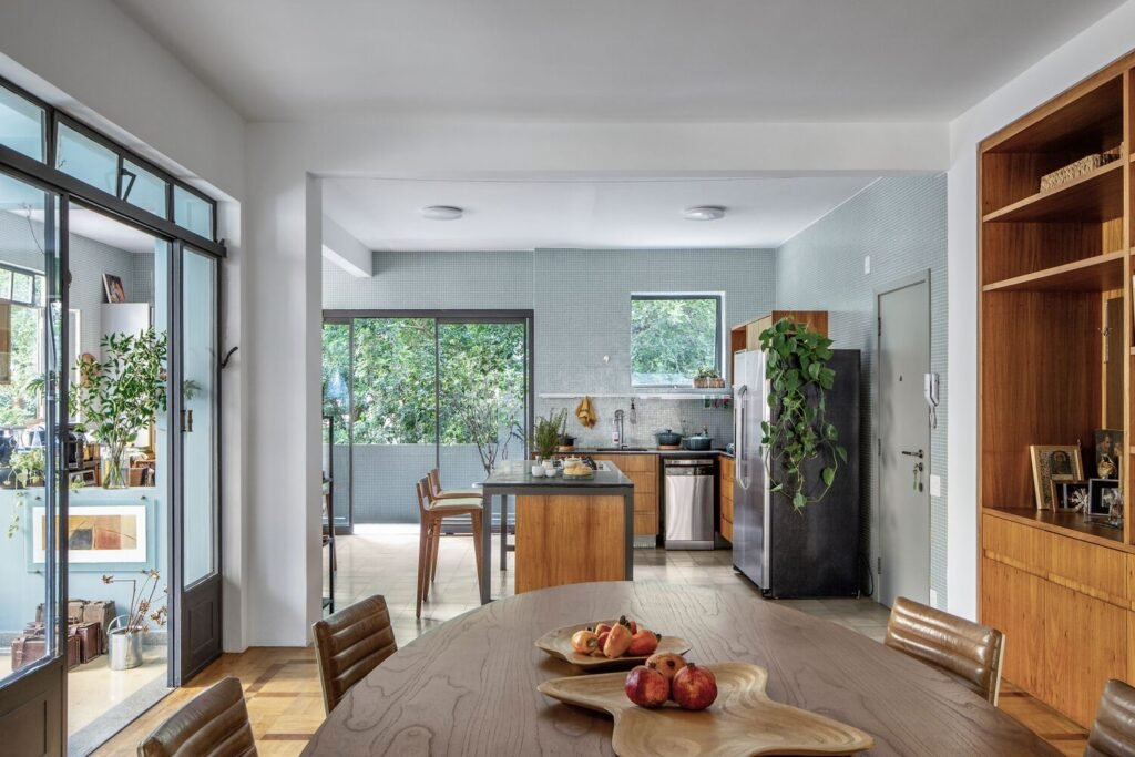 Apartamento Korngold / Ana Sawaia Arquitetura