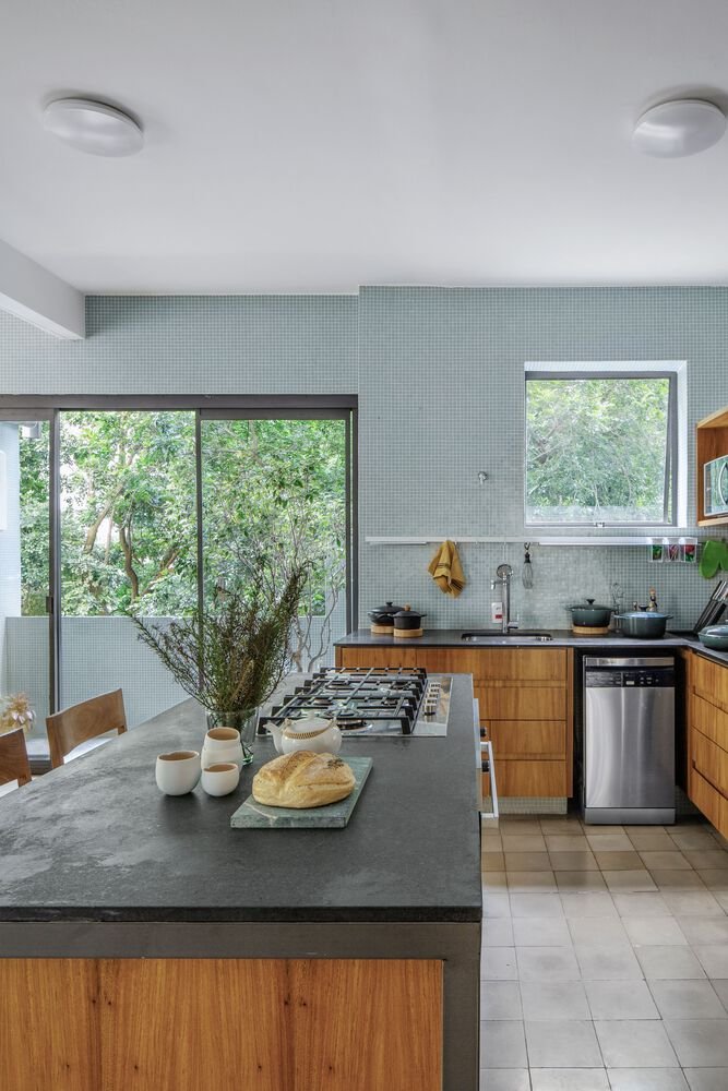 Apartamento Korngold / Ana Sawaia Arquitetura