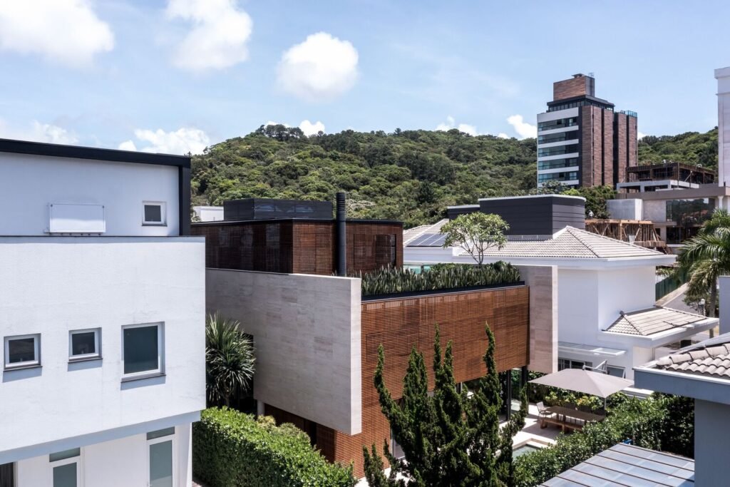 Casa de las Fachadas / Marcos Bertoldi Arquitetos