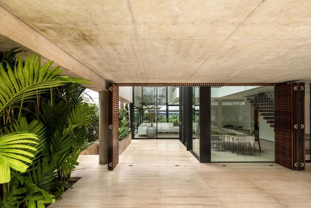 Casa de las Fachadas / Marcos Bertoldi Arquitetos