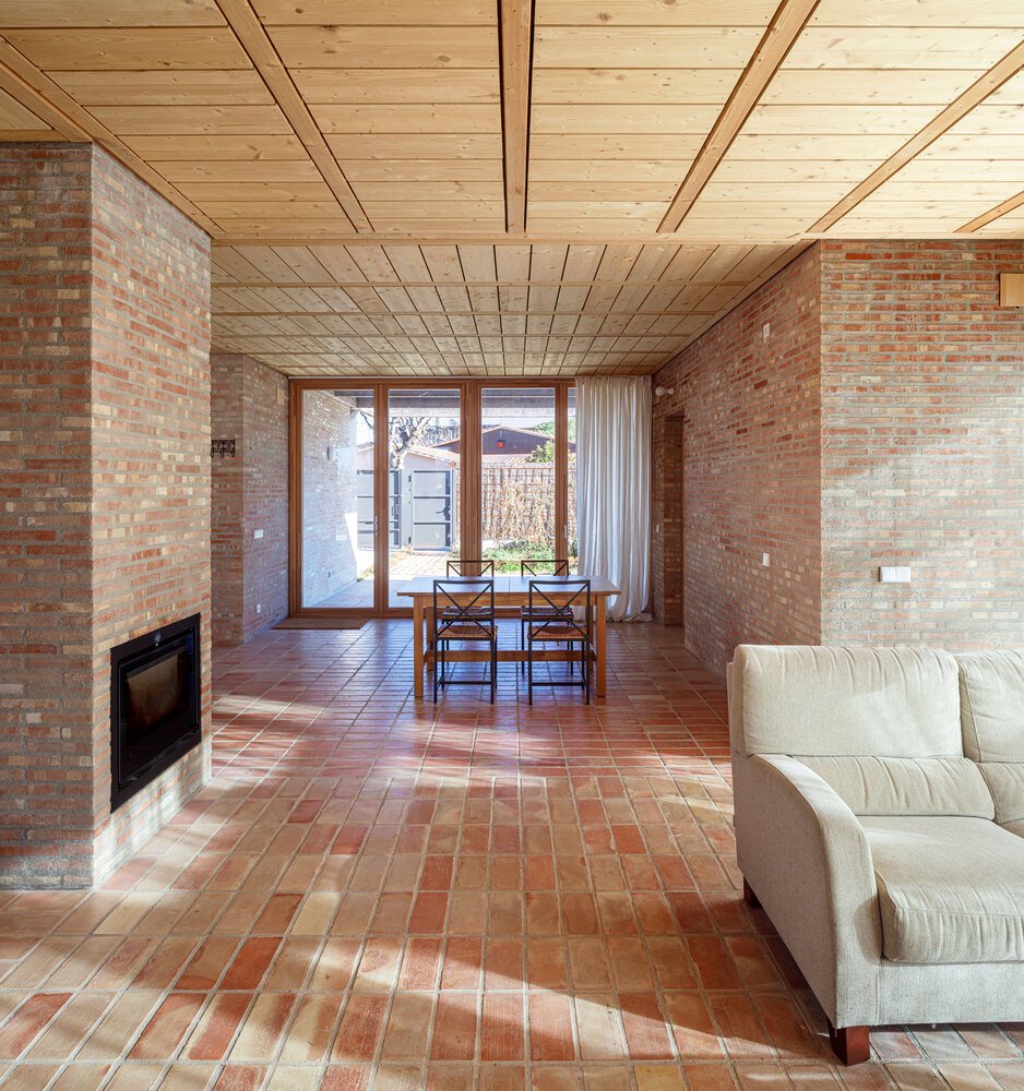 Casa LA / Alventosa Morell Arquitectes
