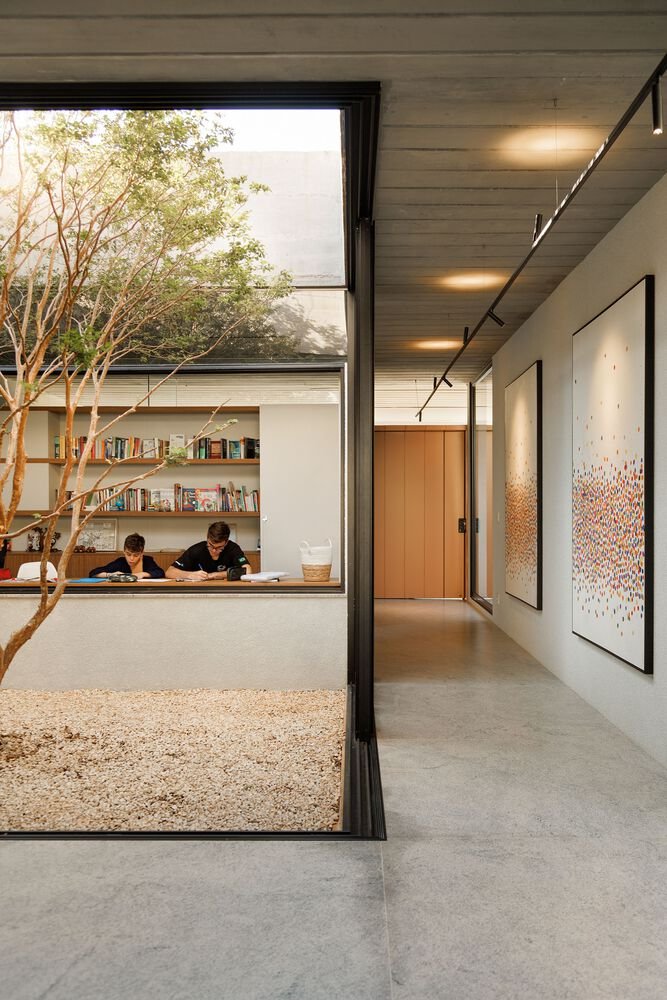 Casa Q U A D R O S / gruta.arquitetos