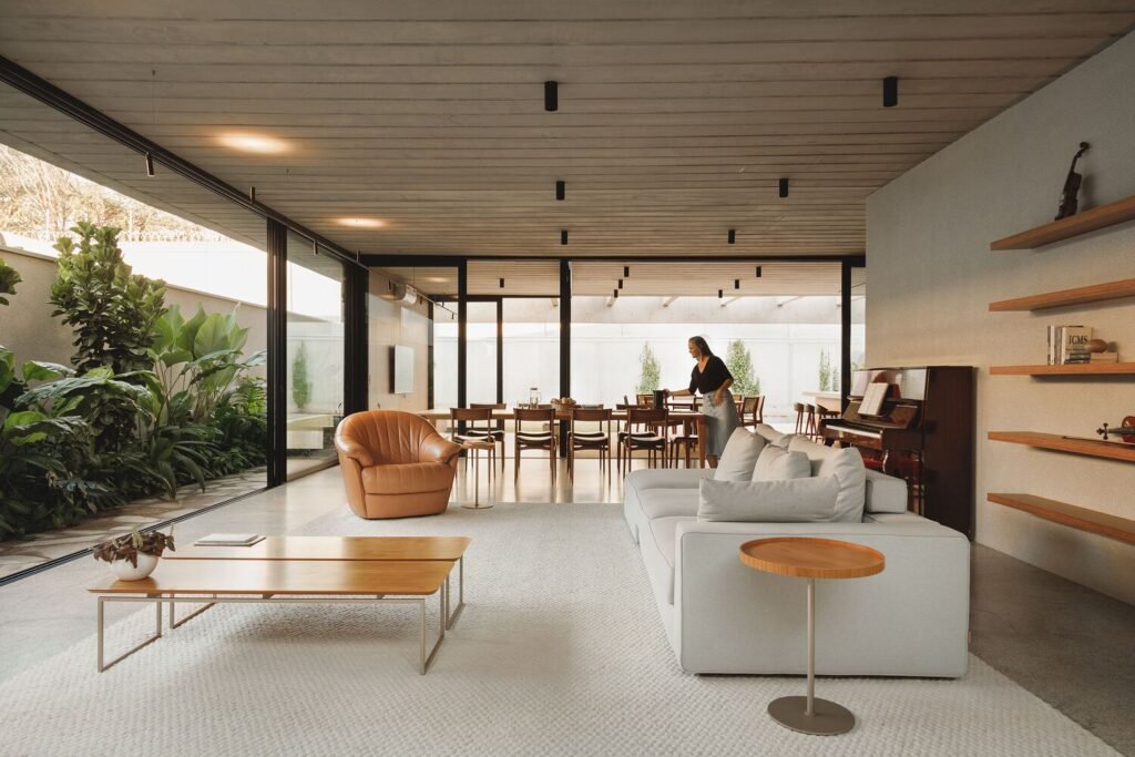 Casa Q U A D R O S / gruta.arquitetos