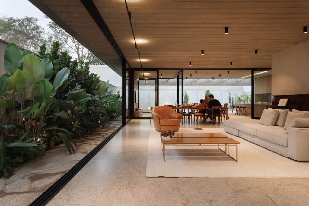 Casa Q U A D R O S / gruta.arquitetos