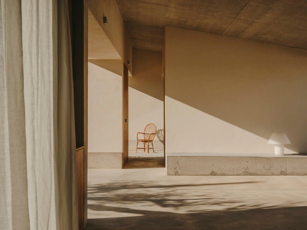 Casa TD / Skye Maunsell Studio + Jordi Veciana + Juan Gurrea Rumeu
