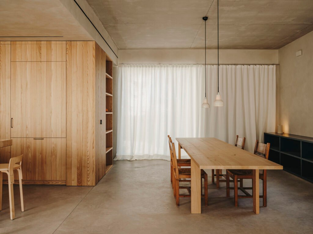 Casa TD / Skye Maunsell Studio + Jordi Veciana + Juan Gurrea Rumeu