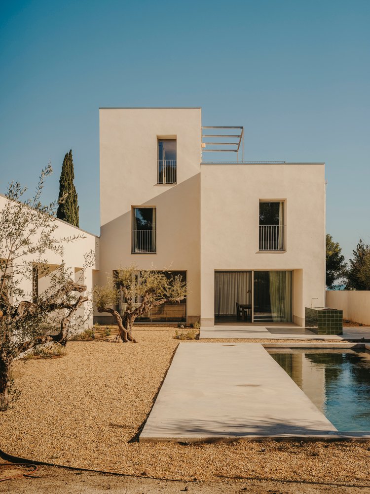 Casa TD / Skye Maunsell Studio + Jordi Veciana + Juan Gurrea Rumeu