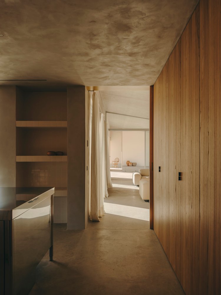 Casa TD / Skye Maunsell Studio + Jordi Veciana + Juan Gurrea Rumeu