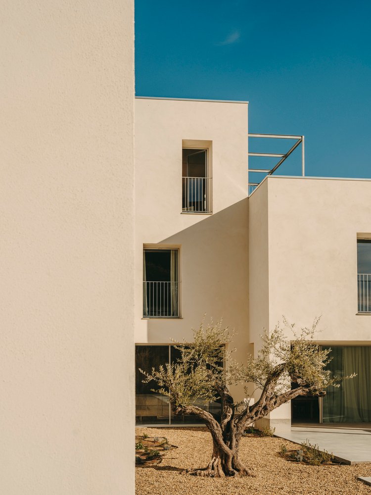 Casa TD / Skye Maunsell Studio + Jordi Veciana + Juan Gurrea Rumeu