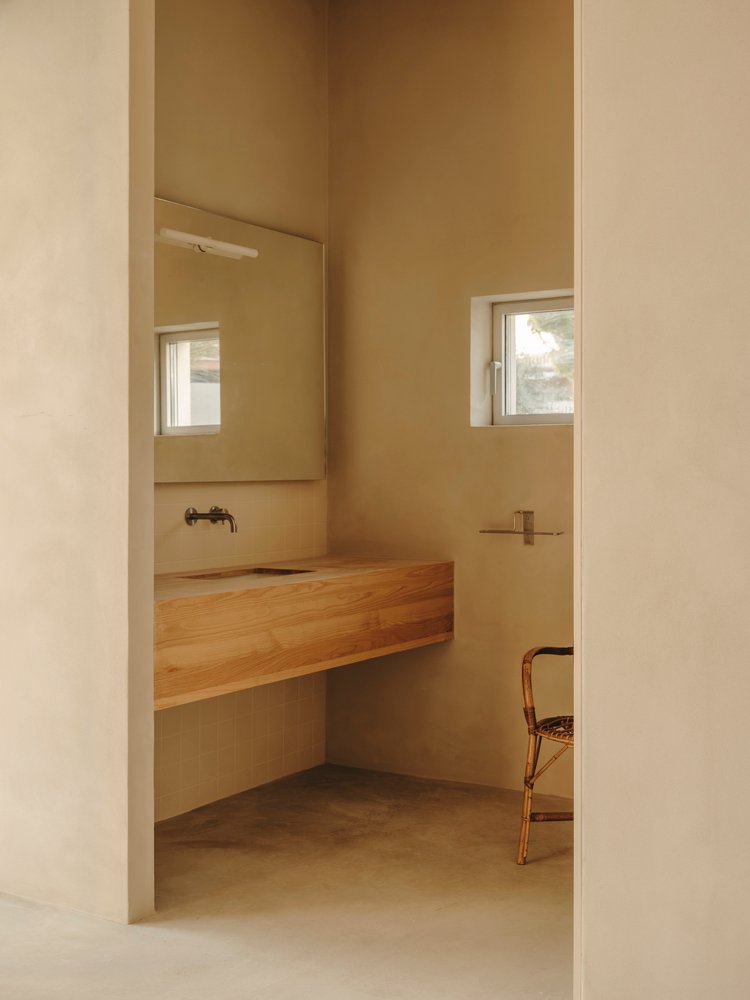 Casa TD / Skye Maunsell Studio + Jordi Veciana + Juan Gurrea Rumeu