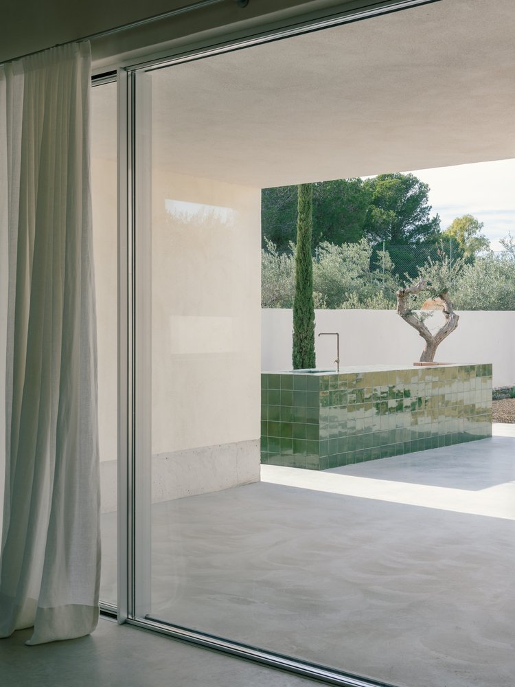 Casa TD / Skye Maunsell Studio + Jordi Veciana + Juan Gurrea Rumeu