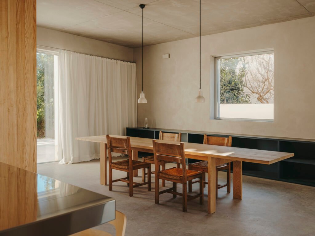 Casa TD / Skye Maunsell Studio + Jordi Veciana + Juan Gurrea Rumeu