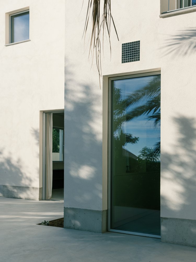 Casa TD / Skye Maunsell Studio + Jordi Veciana + Juan Gurrea Rumeu