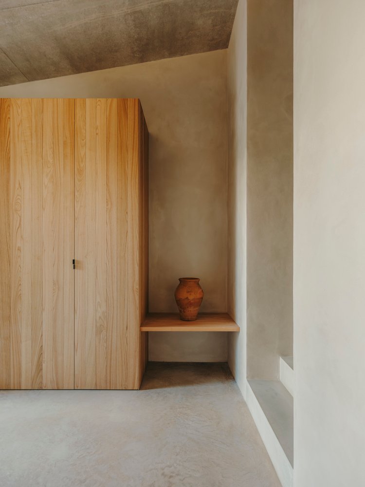 Casa TD / Skye Maunsell Studio + Jordi Veciana + Juan Gurrea Rumeu