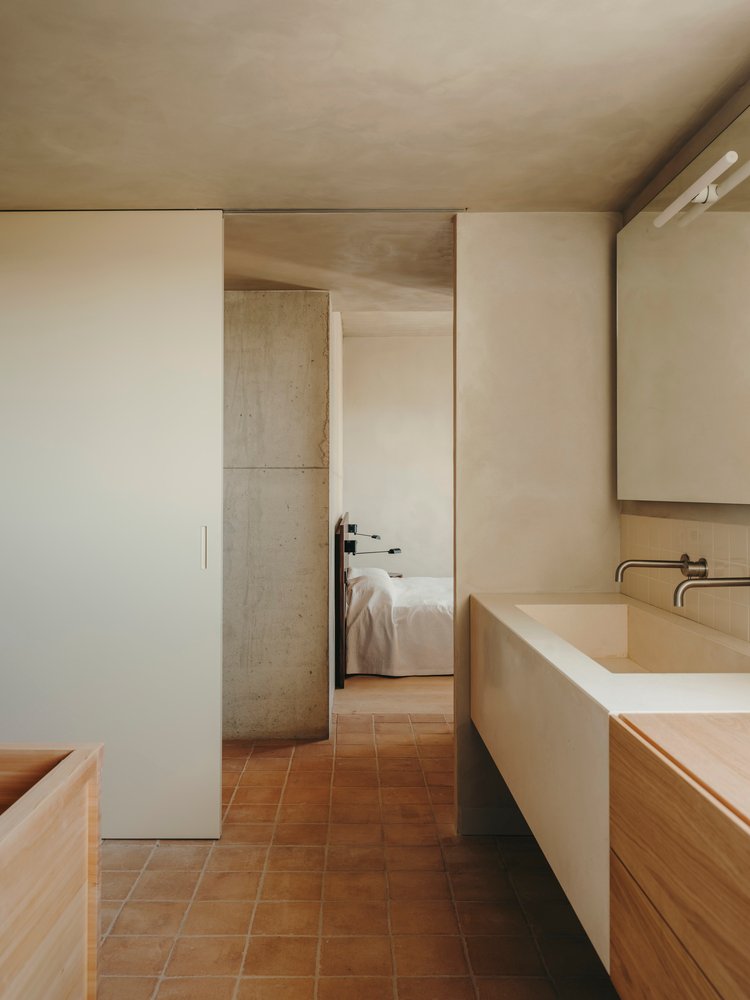 Casa TD / Skye Maunsell Studio + Jordi Veciana + Juan Gurrea Rumeu
