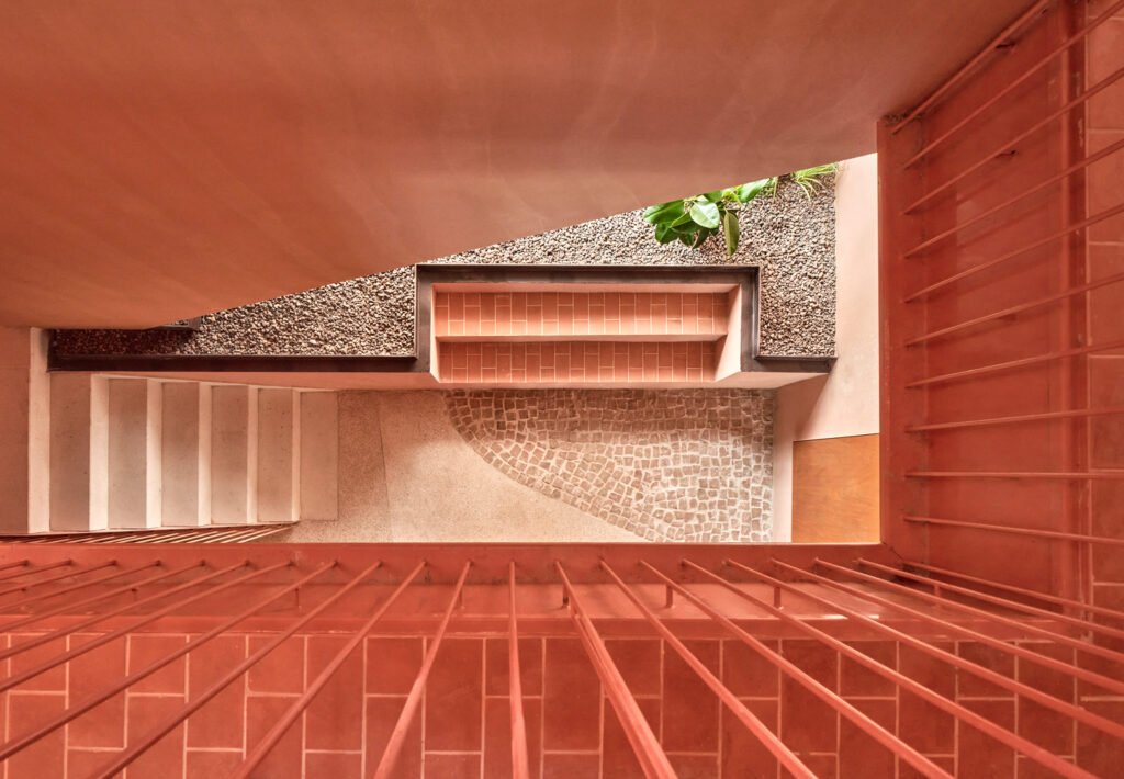 Edificio SFJ6 / MARMOLBRAVO + MADhel