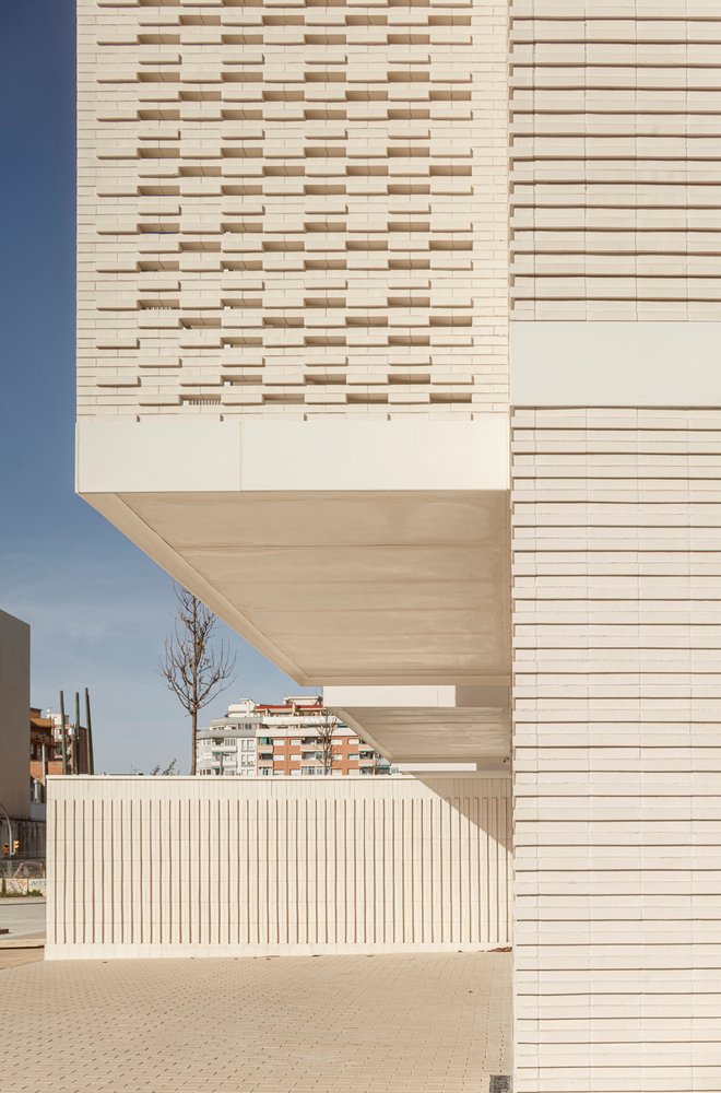 37 Dwellings in L'Hospitalet de Llobregat / b720 Fermín Vázquez Arquitectos