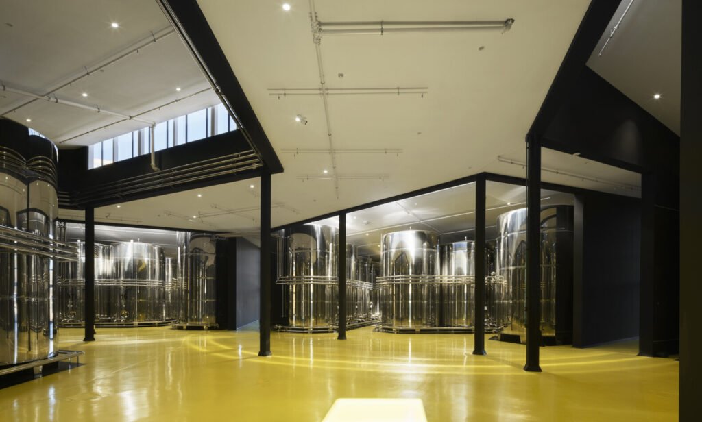 Almazara Acesur / Mollinedo Arquitectura
