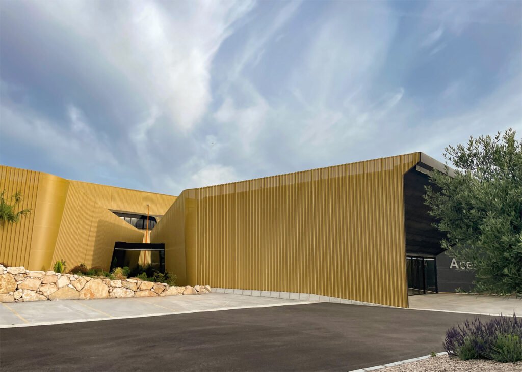Almazara Acesur / Mollinedo Arquitectura