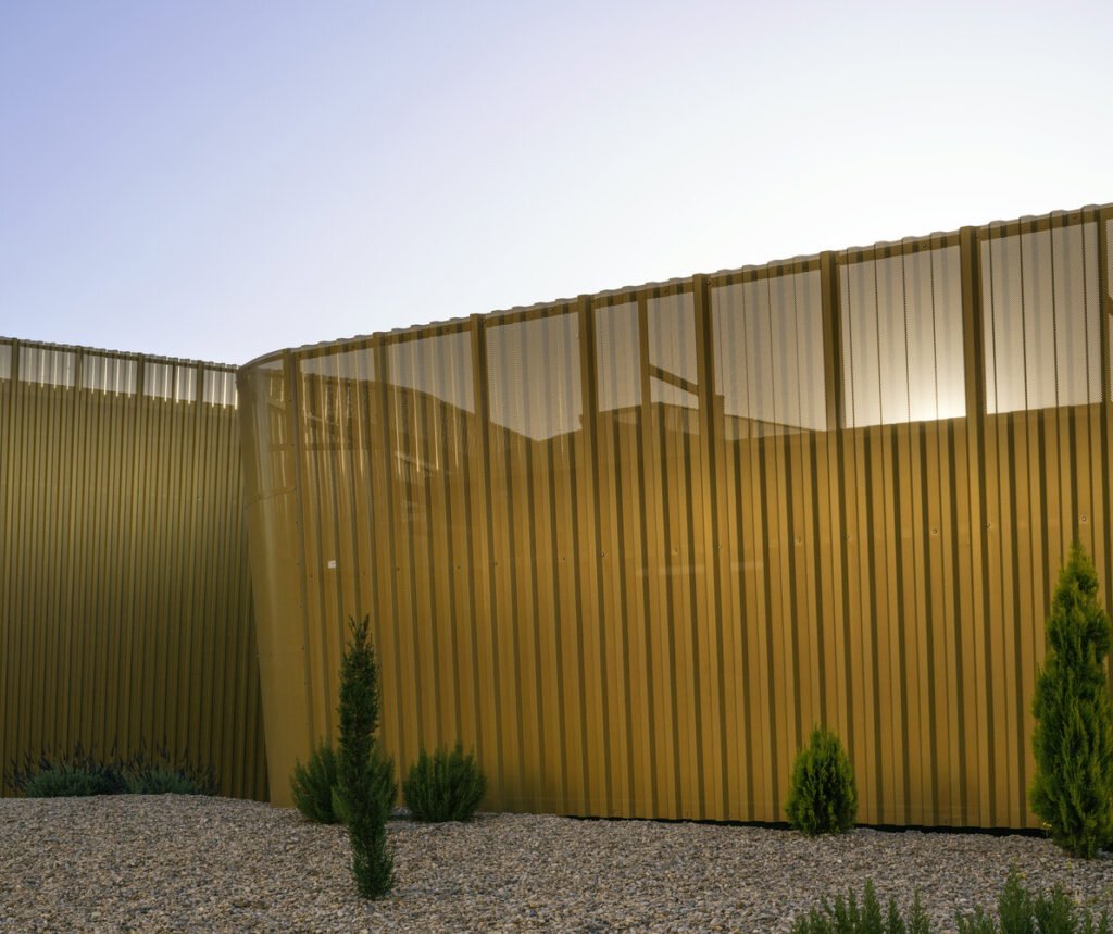 Almazara Acesur / Mollinedo Arquitectura