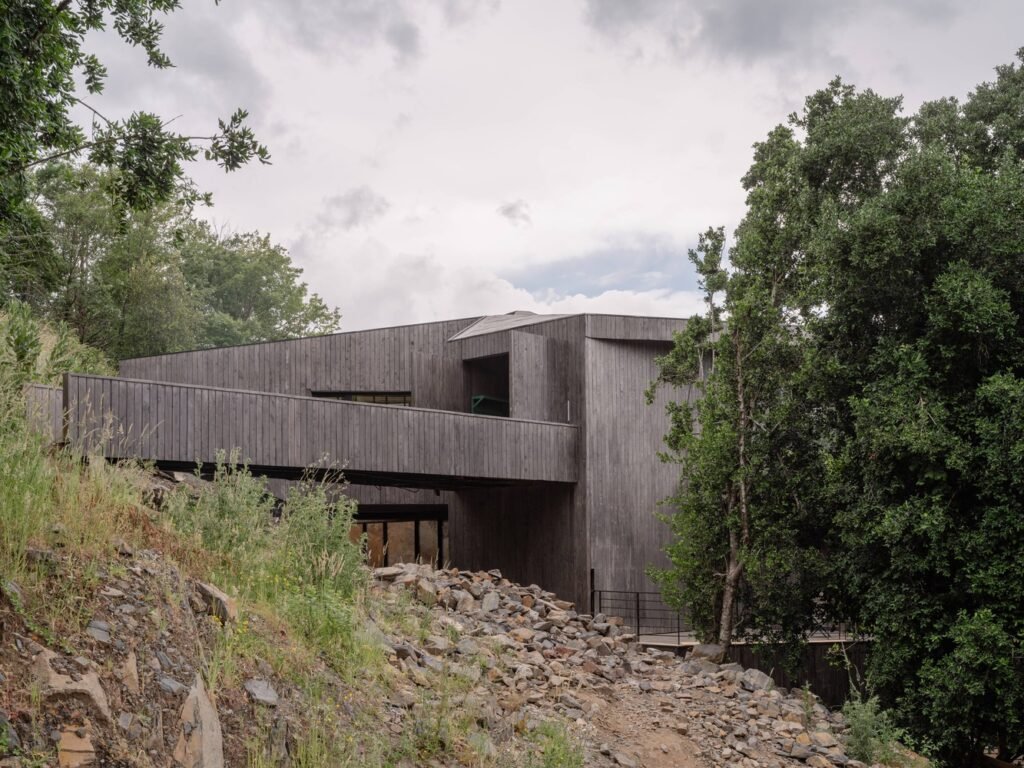 Casa PYR / Cazú Zegers