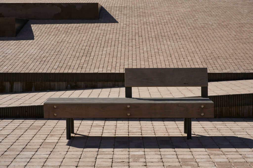 Plaza del Zarrón / BOV ESTUDIO