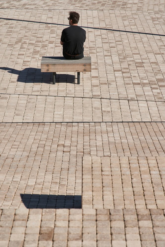 Plaza del Zarrón / BOV ESTUDIO