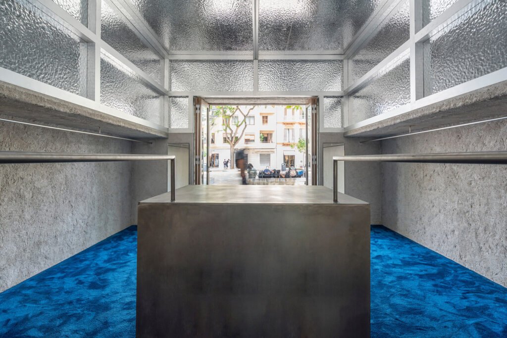 Tienda Insignia Polonio en Ibiza / Raúl Sánchez Architects