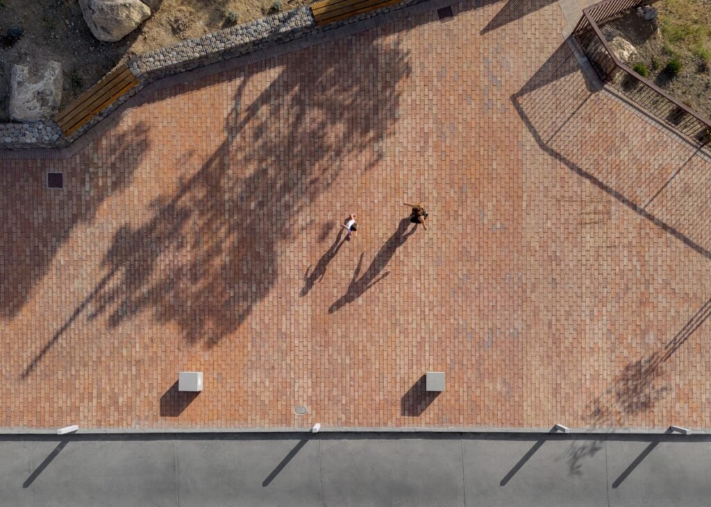 Jardín Mirador en la Alcazaba-Fortaleza de Vélez-Málaga / Terral Arquitectos