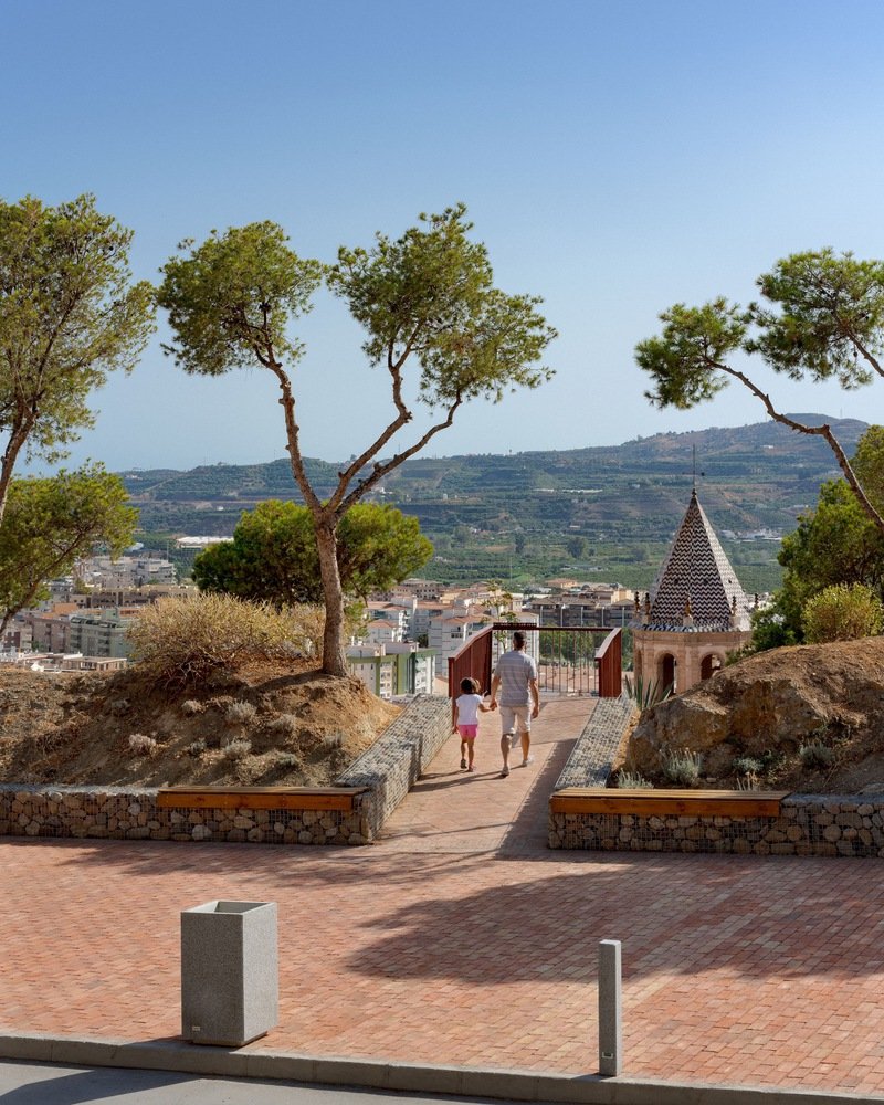 Jardín Mirador en la Alcazaba-Fortaleza de Vélez-Málaga / Terral Arquitectos
