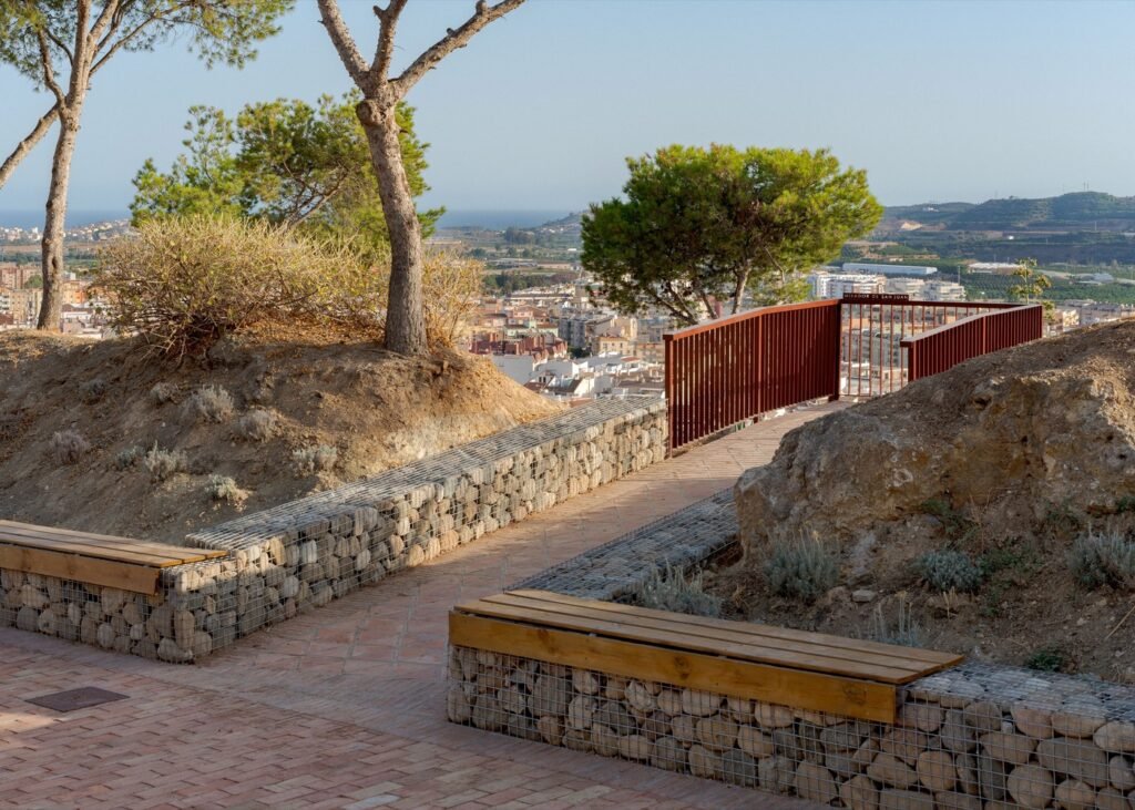 Jardín Mirador en la Alcazaba-Fortaleza de Vélez-Málaga / Terral Arquitectos