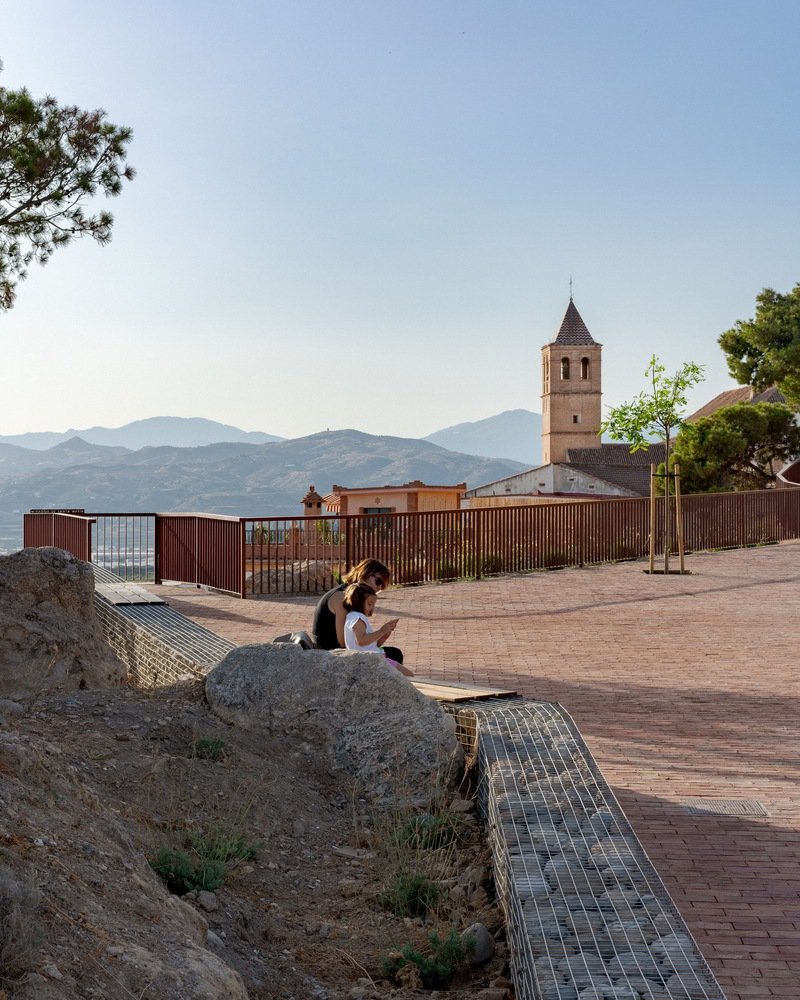 Jardín Mirador en la Alcazaba-Fortaleza de Vélez-Málaga / Terral Arquitectos