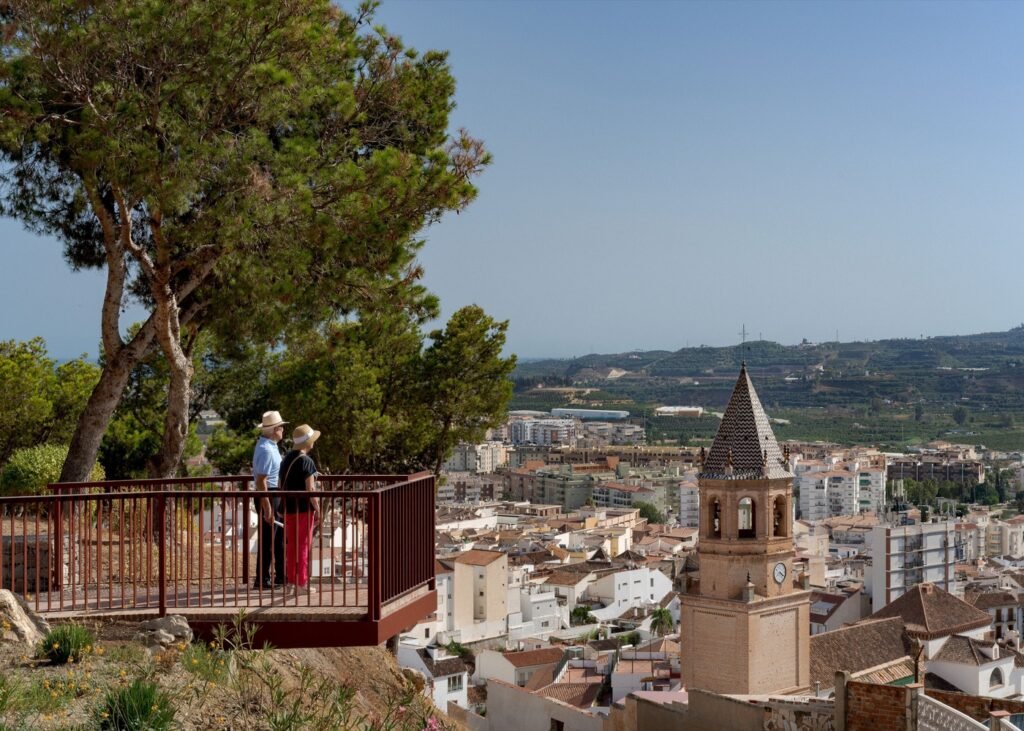 Jardín Mirador en la Alcazaba-Fortaleza de Vélez-Málaga / Terral Arquitectos