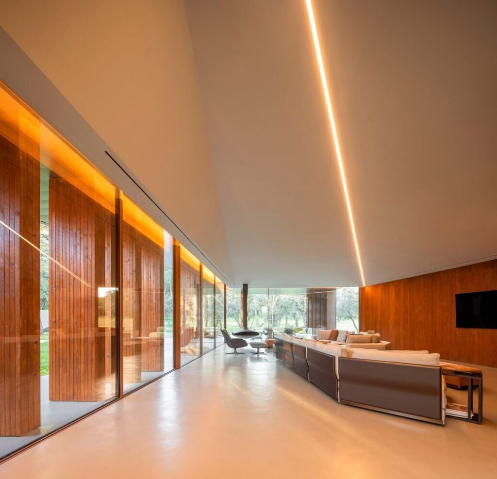 Villa La Moraleja / Vasco Vieira Arquitectos