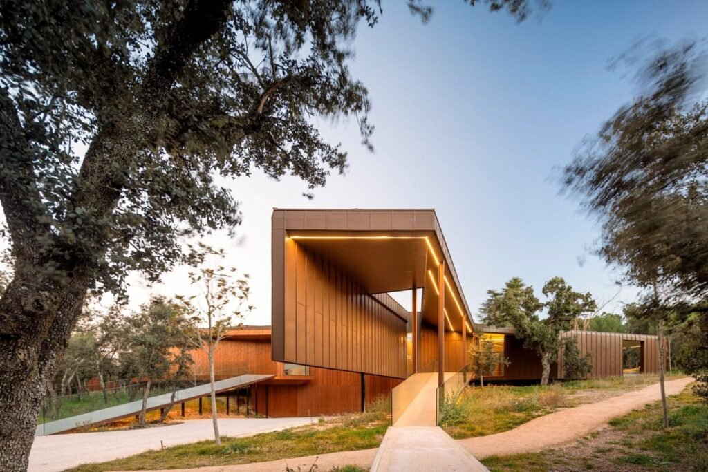 Villa La Moraleja / Vasco Vieira Arquitectos