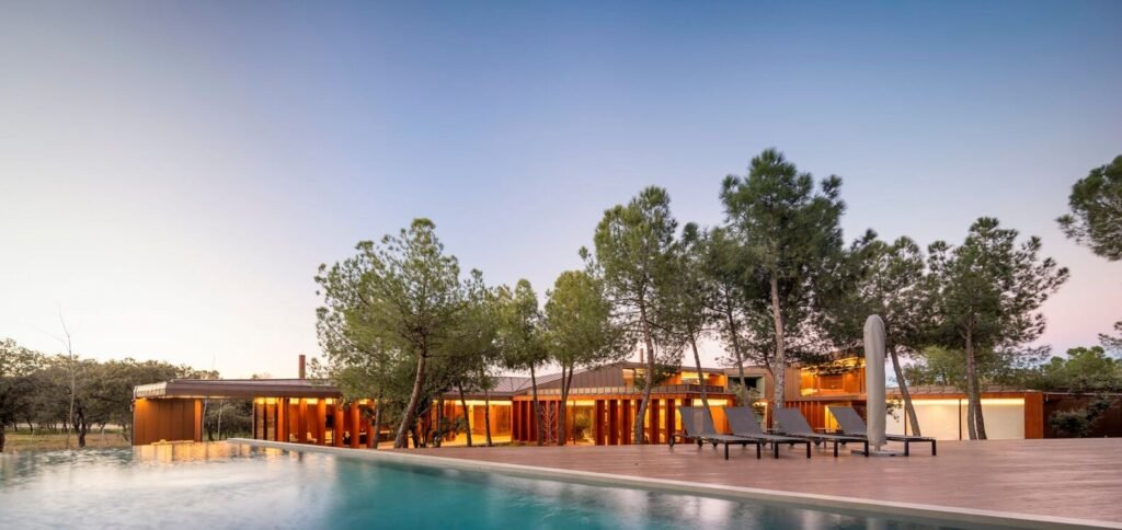 Villa La Moraleja / Vasco Vieira Arquitectos