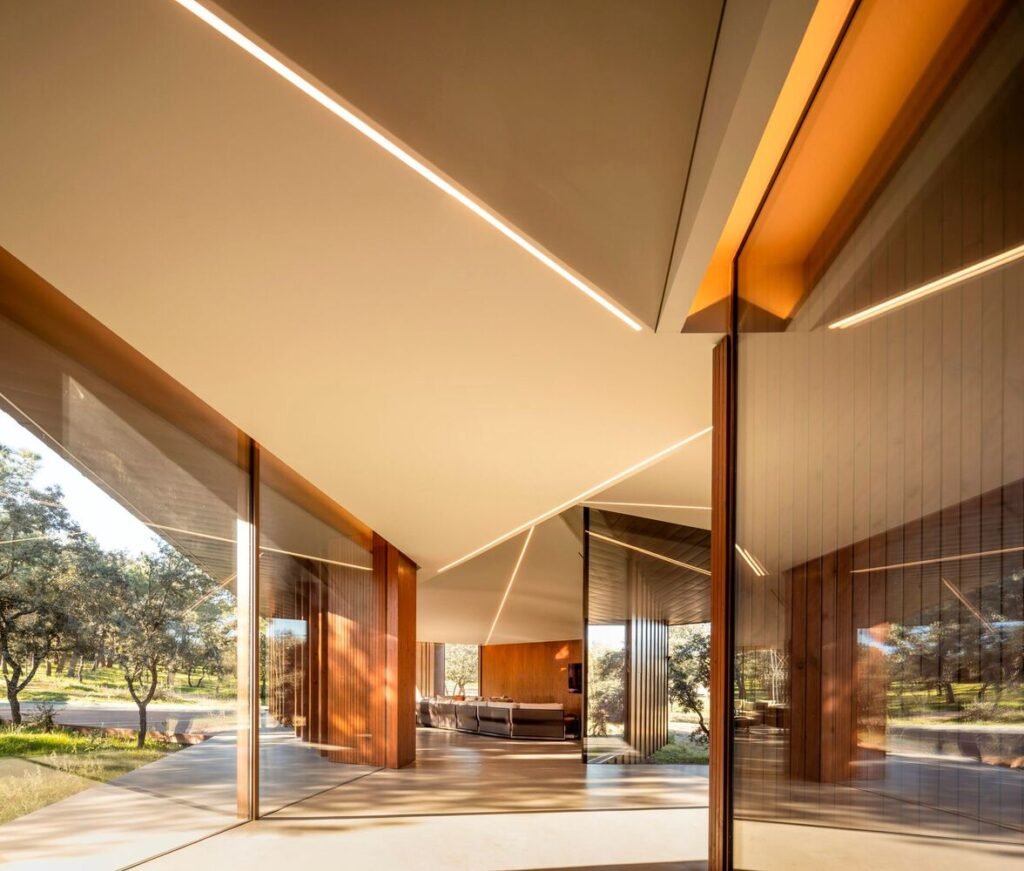 Villa La Moraleja / Vasco Vieira Arquitectos